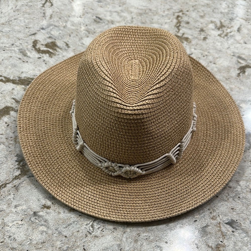 Women’s Tan Wide-Brimmed Sun Hat with Geometric Band